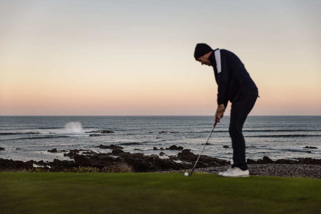 Play enthralling golf beside the Great Southern Ocean and amongst imposing sand dunes.